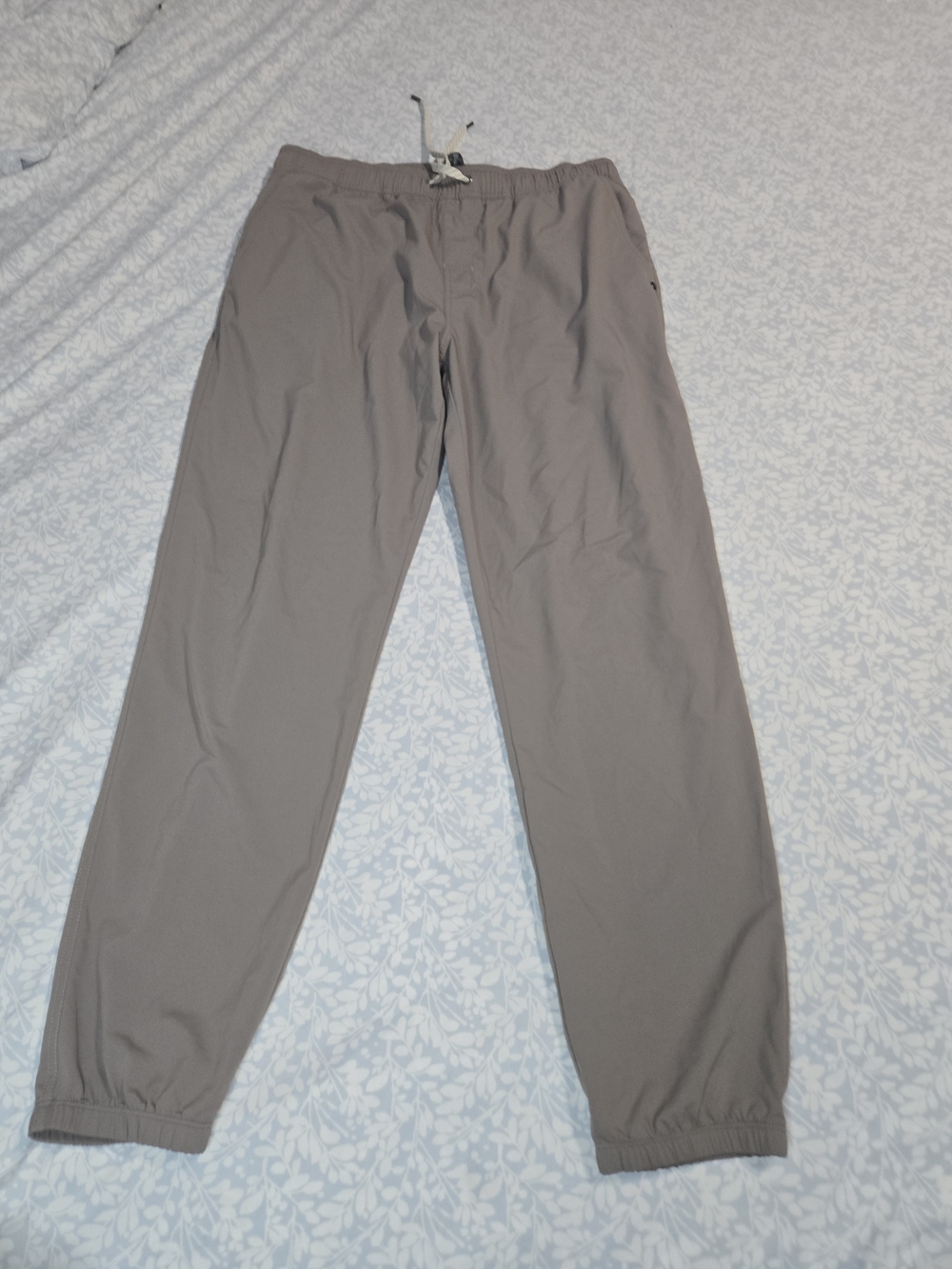 Vuori Men's Light Gray Jogger Sweatpants